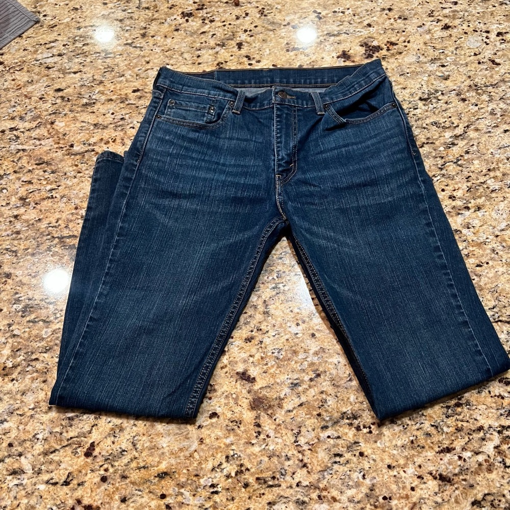 LIKE NEW Men’s Levi’s 511 33x32 Dark Denim Like New Levi Jeans Slim Fit